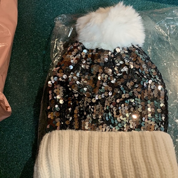 Sequined Pom Pom Knit Beanie Hat - Picture 4 of 4